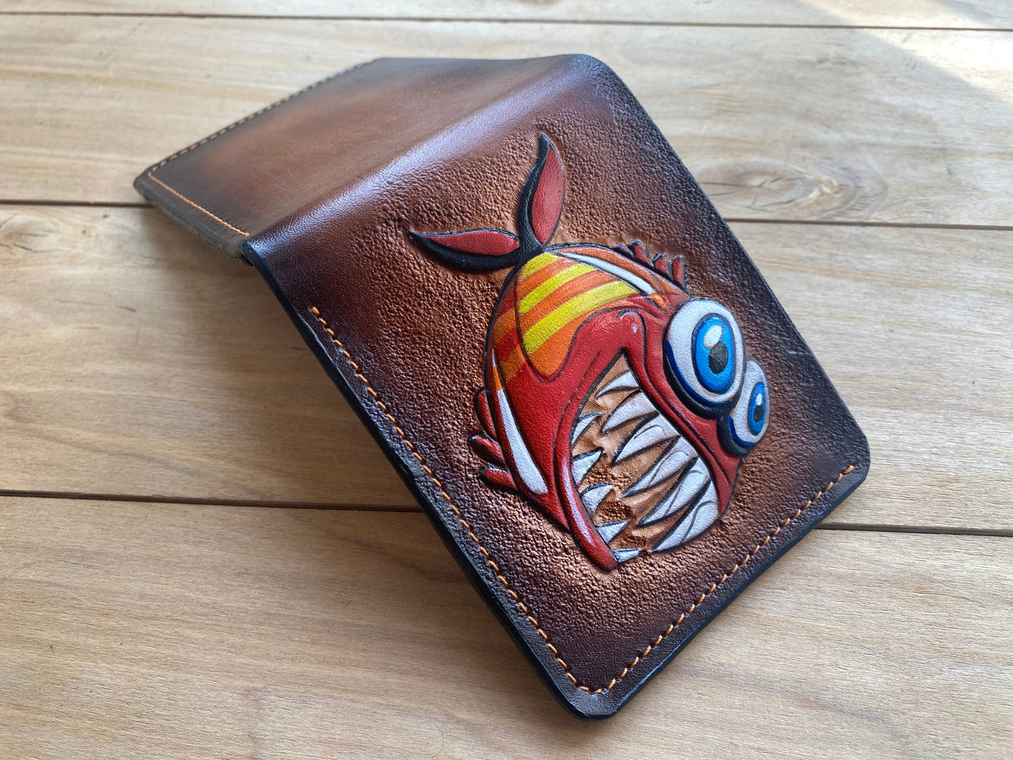 M1A29, Red Piranha Funny & Crazy Fish Bifold Leather Wallet