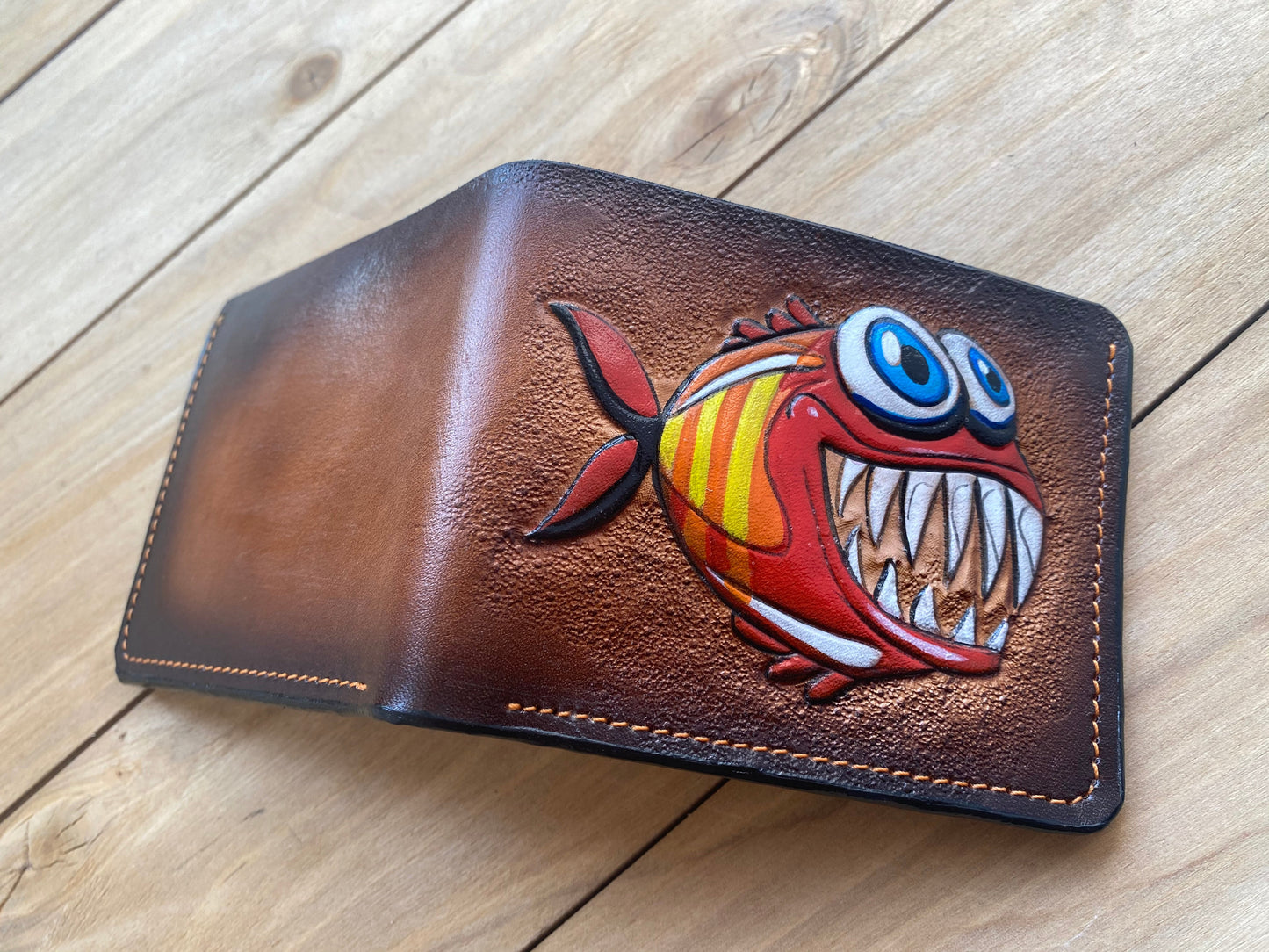 M1A29, Red Piranha Funny & Crazy Fish Bifold Leather Wallet