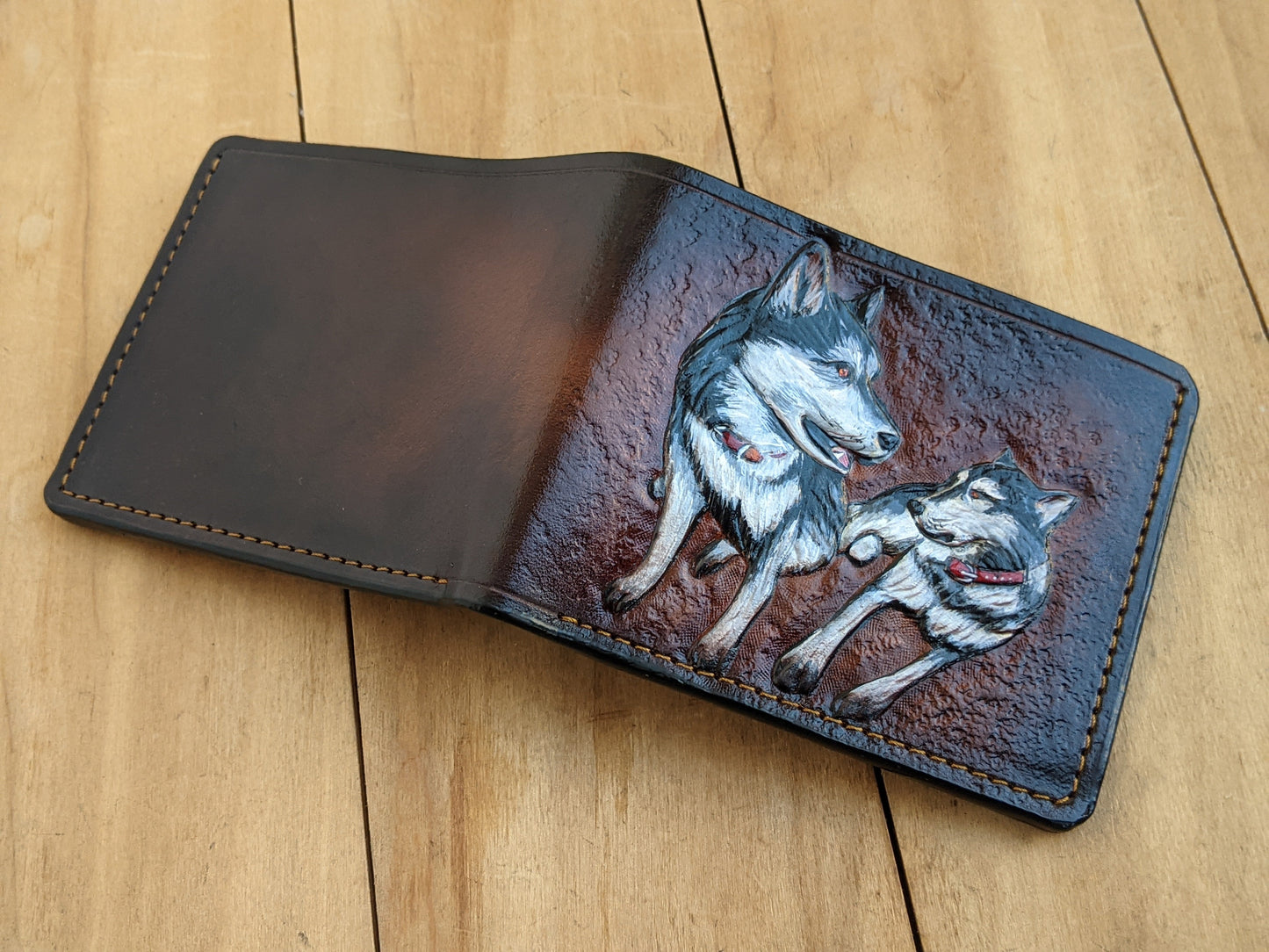 Shop the Siberian Husky & Alaskan Malamute Leather Wallet! Handmade, RFID-protected, and perfect for dog lovers. A unique gift for him with custom options!