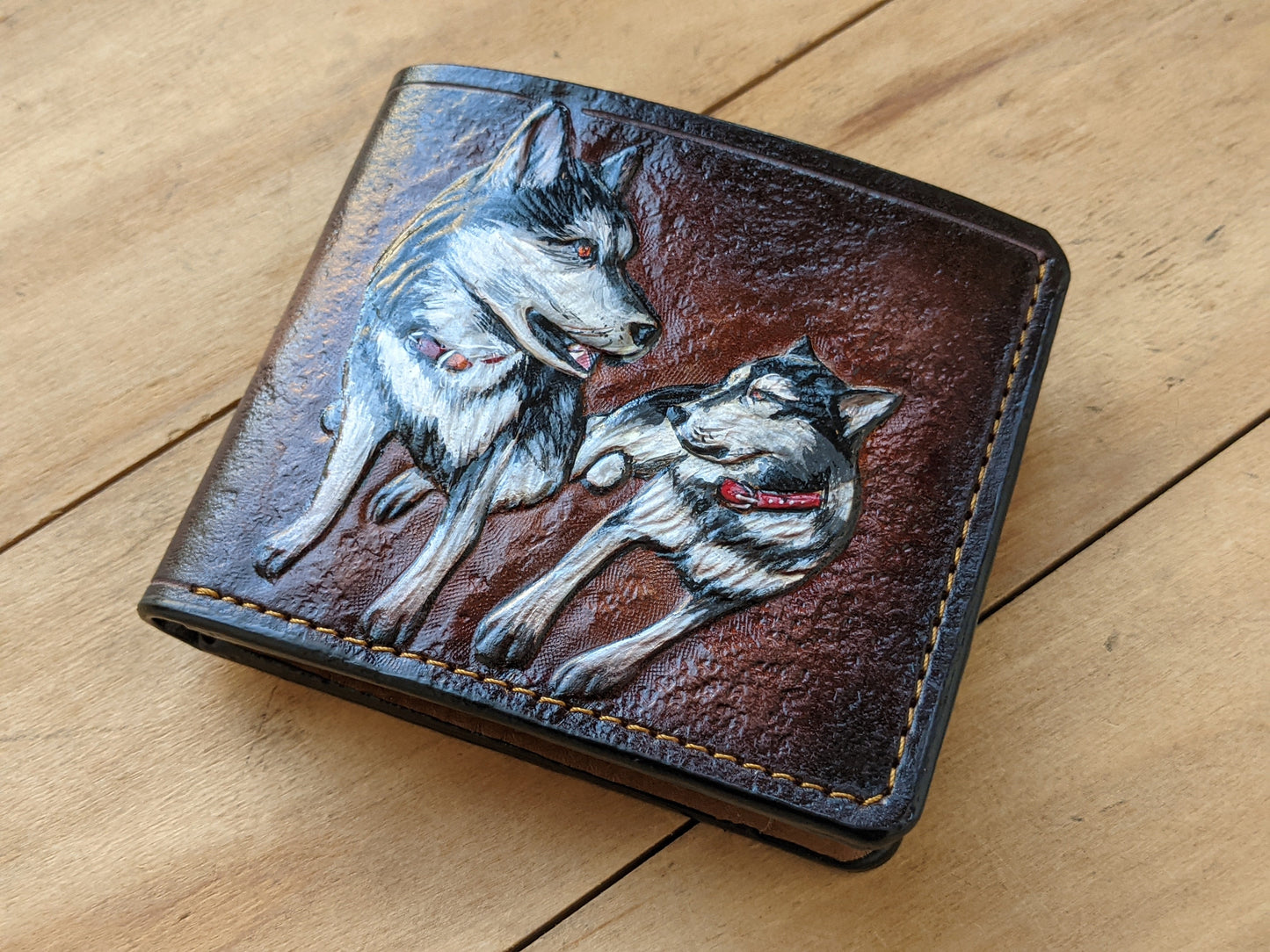 Shop the Siberian Husky & Alaskan Malamute Leather Wallet! Handmade, RFID-protected, and perfect for dog lovers. A unique gift for him with custom options!