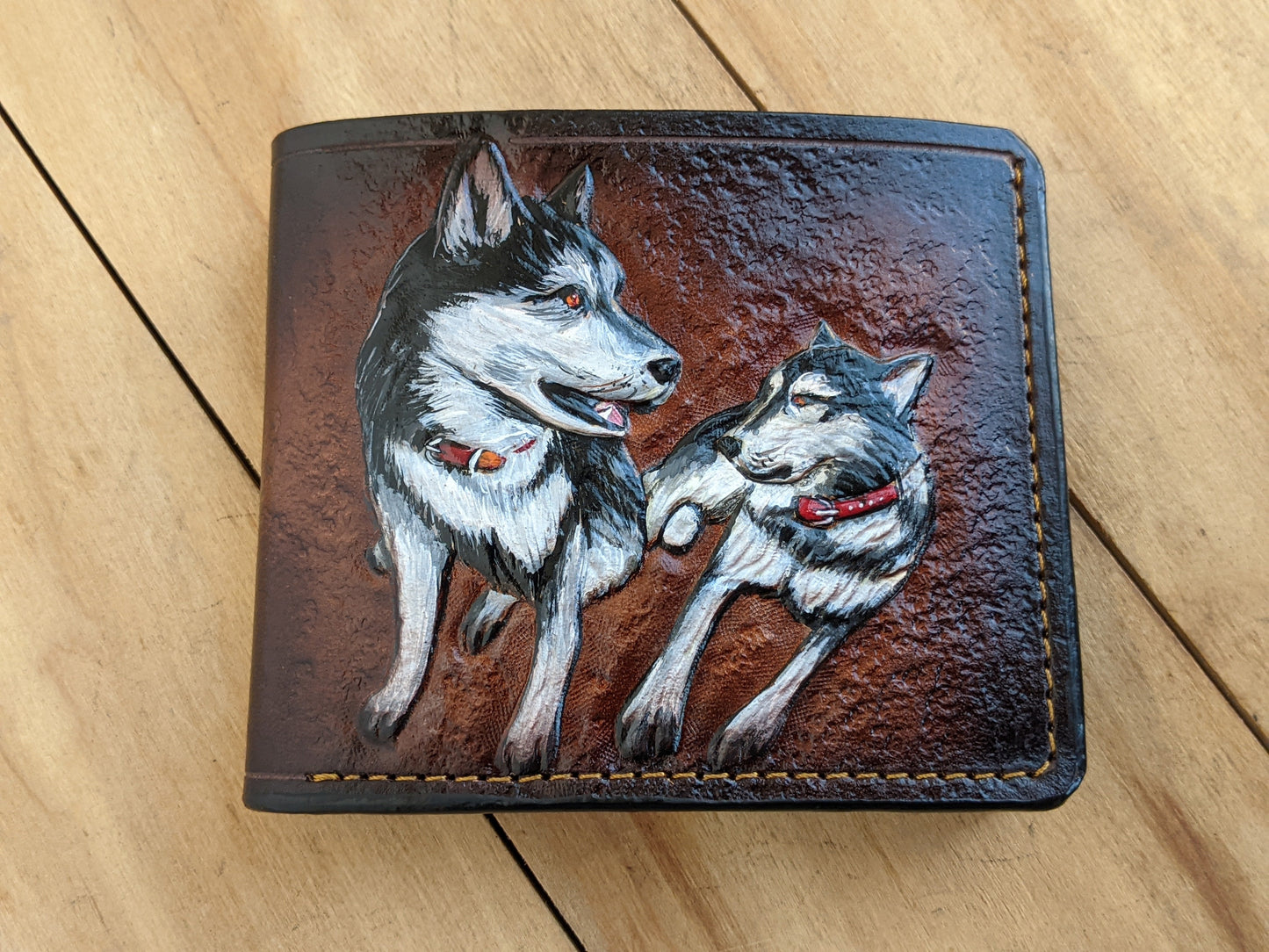 Shop the Siberian Husky & Alaskan Malamute Leather Wallet! Handmade, RFID-protected, and perfect for dog lovers. A unique gift for him with custom options!
