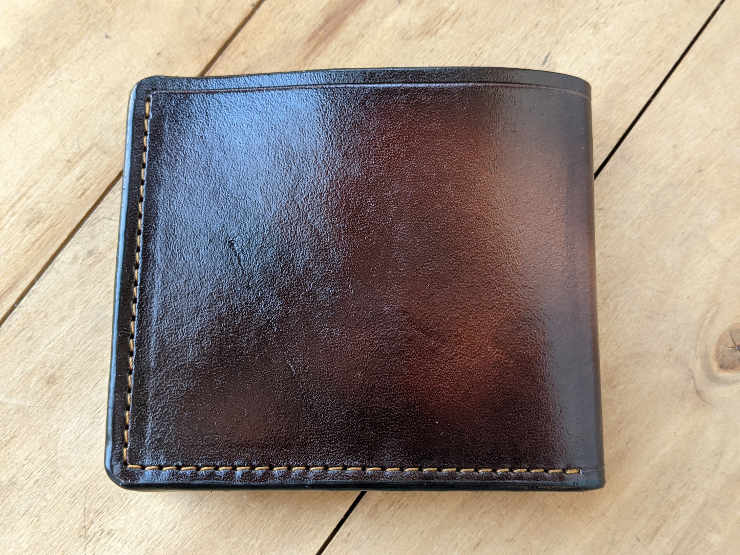 Shop the Siberian Husky & Alaskan Malamute Leather Wallet! Handmade, RFID-protected, and perfect for dog lovers. A unique gift for him with custom options!