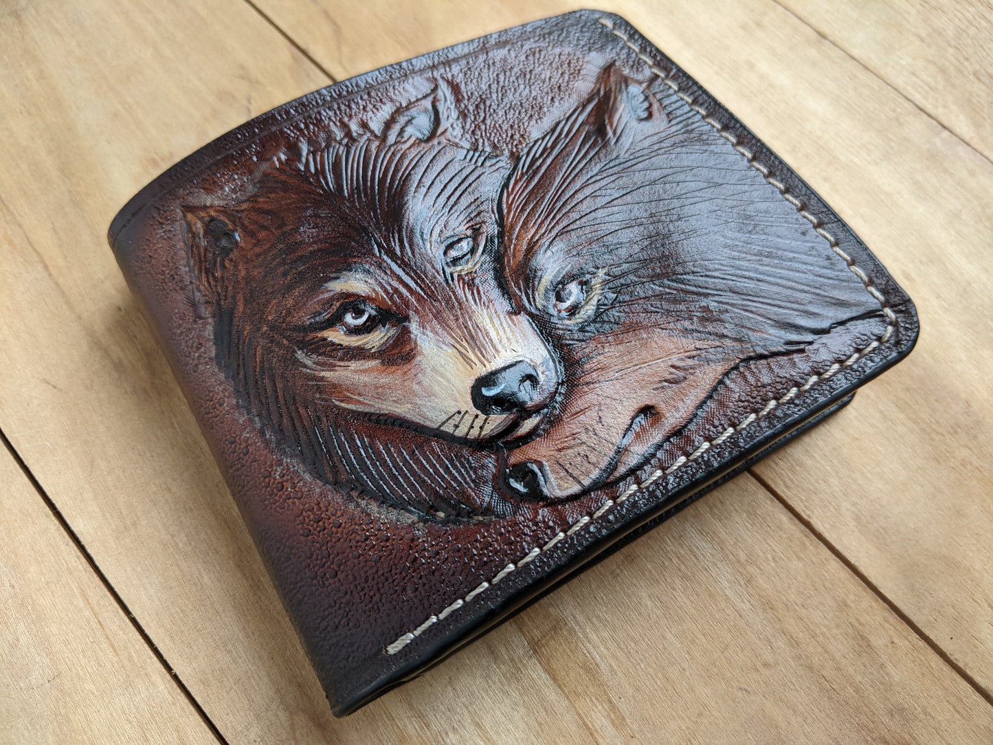 M1A32, Gray Wolf Couple Embossed Bifold Leather Wallet