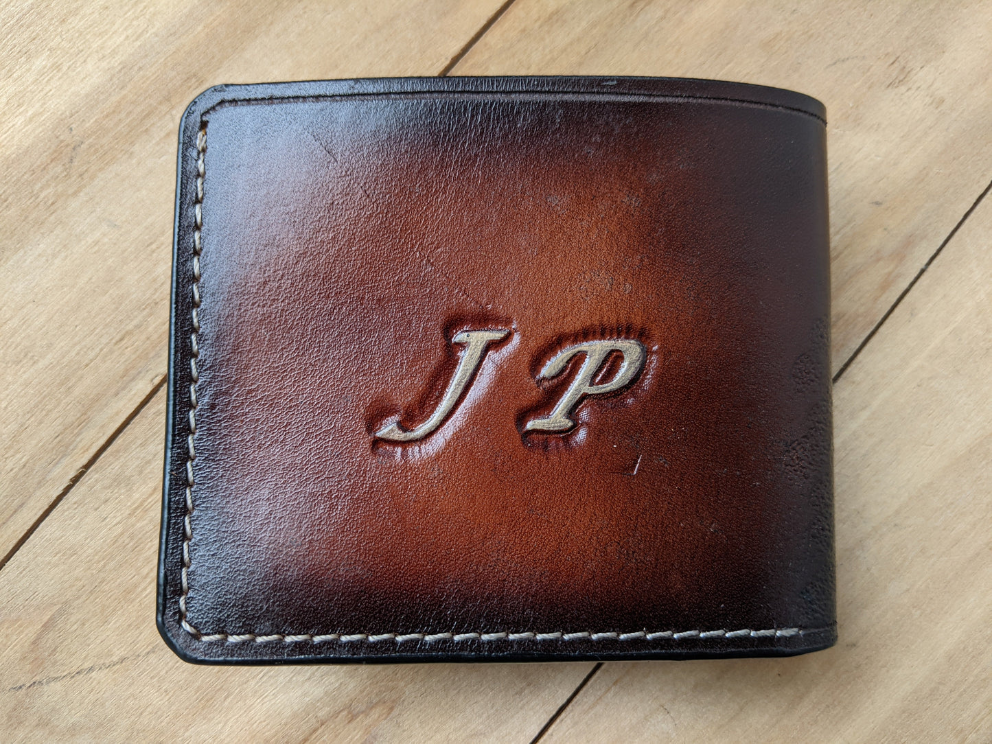 M1A32, Gray Wolf Couple Embossed Bifold Leather Wallet