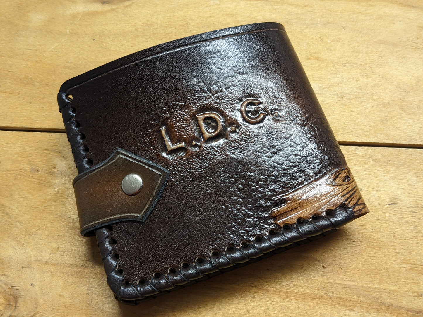 M1A25, Grizzly Bear Ursus Paw Embossed Bifold Leather Wallet