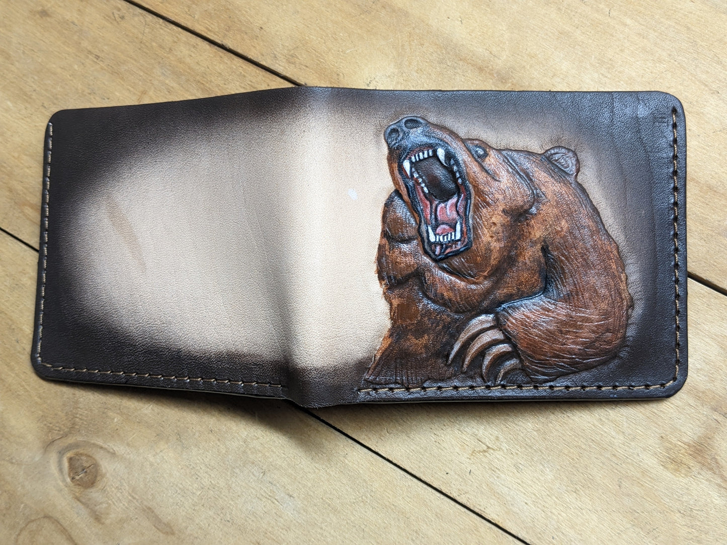 M1A26, Brown Grizzly Bear Ursus Paw Bifold Leather Wallet