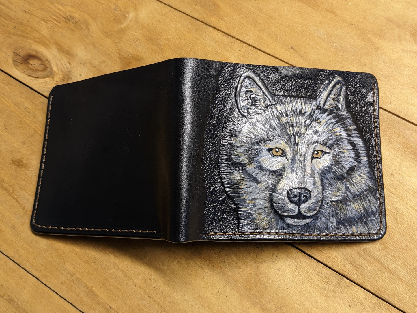 M1A19, Gray Wolf Handmade Embossed Bifold Leather Wallet