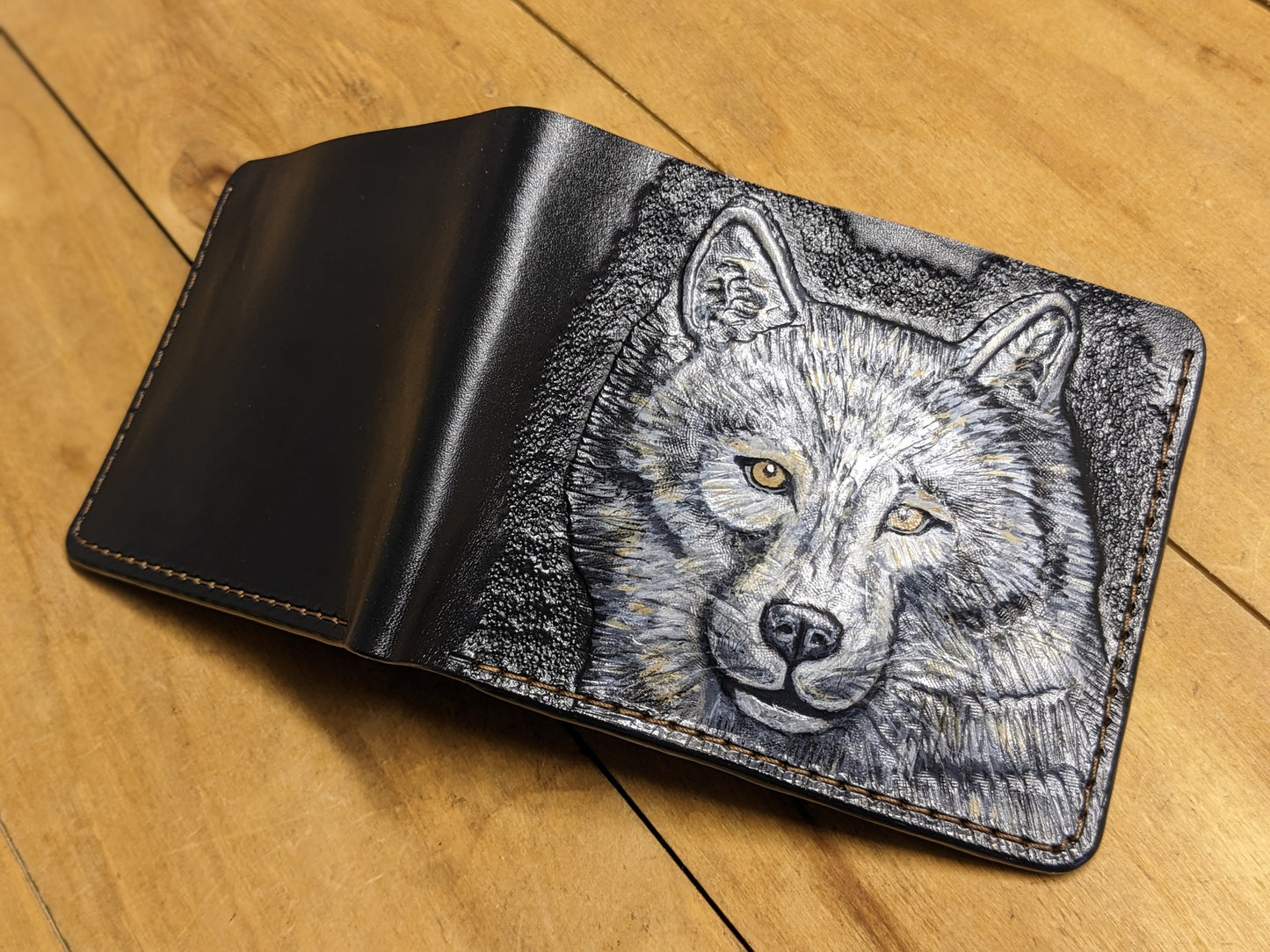 M1A19, Gray Wolf Handmade Embossed Bifold Leather Wallet