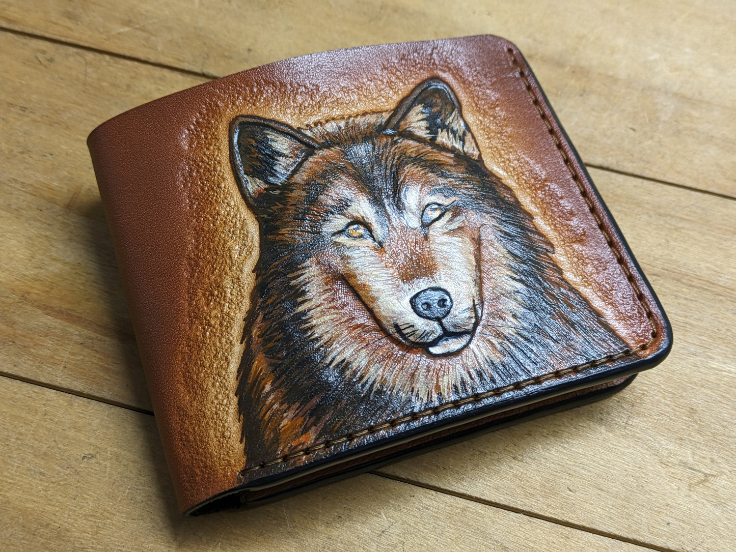 M1A38, Gray Wolf Claw & Paw Wallet | Celtic Knot Footprint
