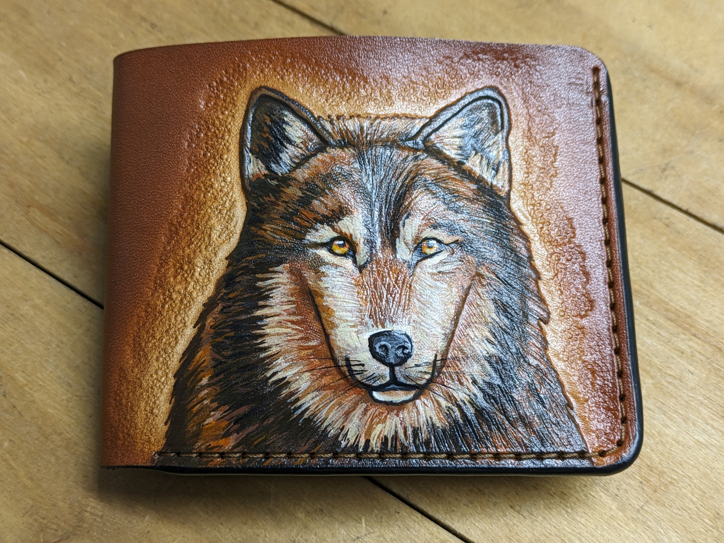 M1A38, Gray Wolf Claw & Paw Wallet | Celtic Knot Footprint