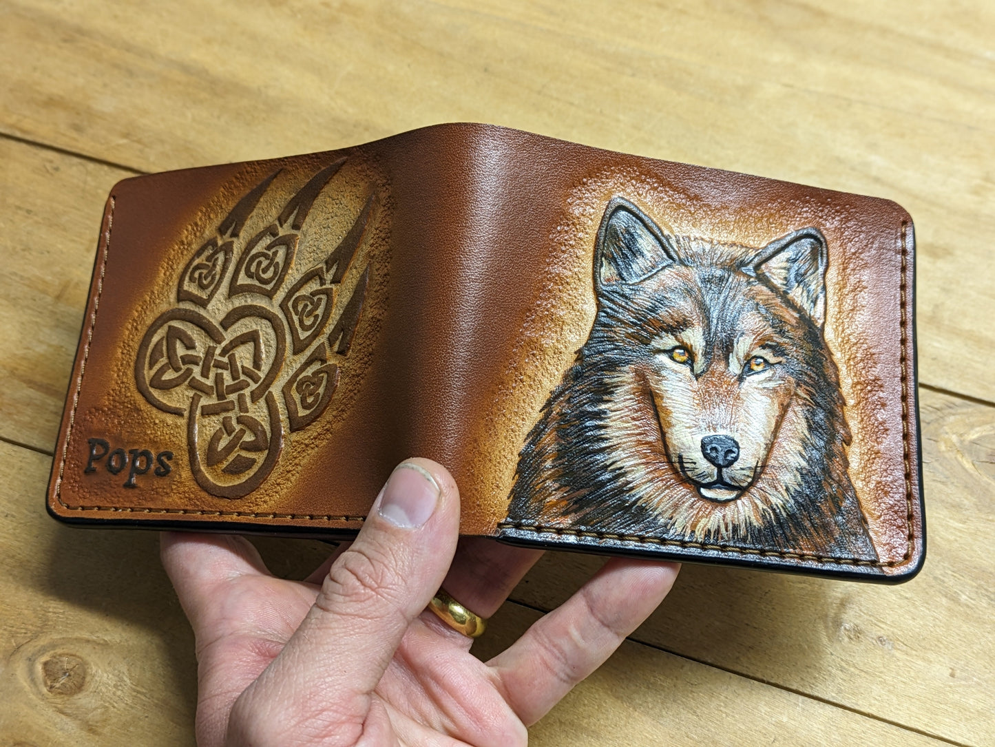 M1A38, Gray Wolf Claw & Paw Wallet | Celtic Knot Footprint