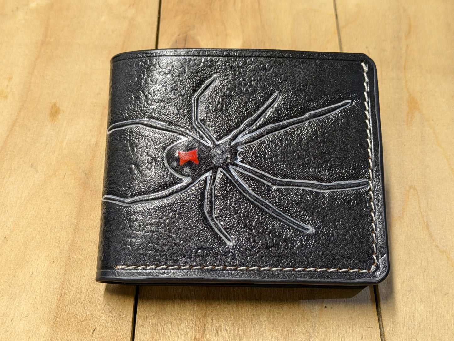 M1A42, Black Widow Redback Spider Bifold Leather Wallet