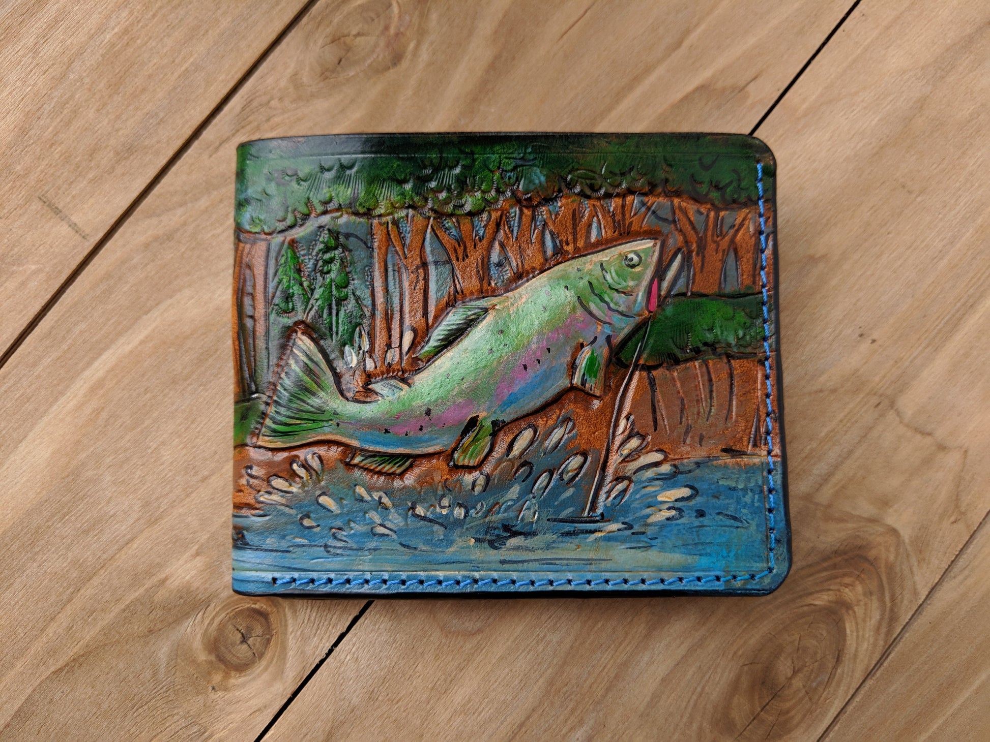Discover the Bass Fishing Handmade Bifold Leather Wallet! This unique fish wallet makes the perfect Father's Day gift for any fishing enthusiast or outdoorsman.