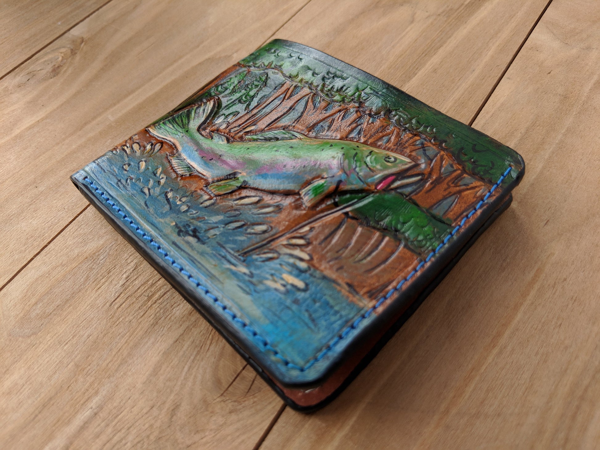 Discover the Bass Fishing Handmade Bifold Leather Wallet! This unique fish wallet makes the perfect Father's Day gift for any fishing enthusiast or outdoorsman.